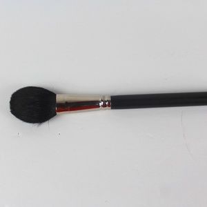 MAC 129 Powder/Blush Brush makeup gently used